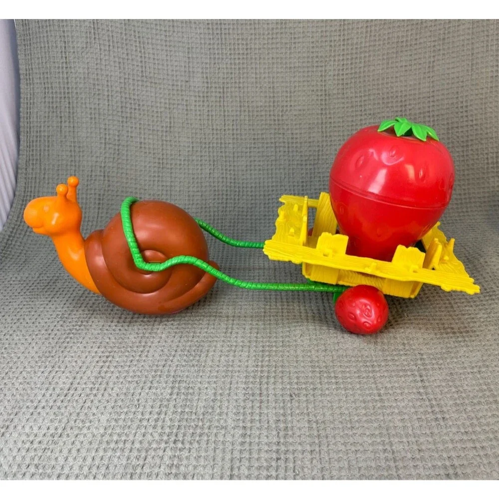 Vintage Strawberry Shortcake Snail Cart Playset Escargot Snail Vehicle 1980s toy